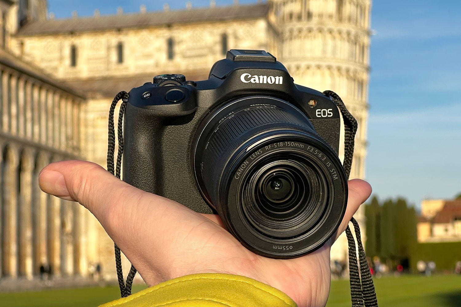 Review Canon R50 – máy ảnh mirrorless nhỏ gọn thông minh | Trần Huy Camera